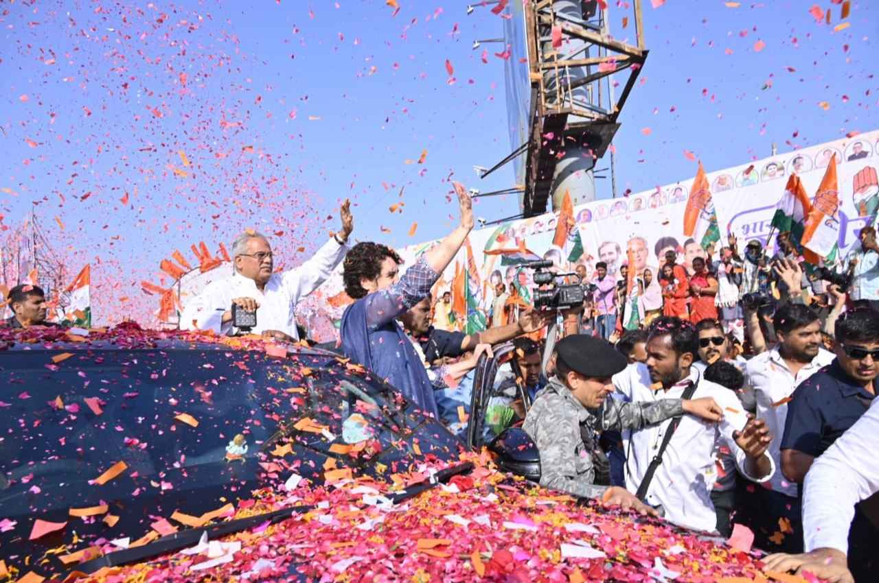 Congress Adhiveshan in Raipur: रायपुर में कांग्रेस महा अधिवेशन में पहुंचे राहुल गांधी, आज प्रियंका भी रहेंगी मौजूद
