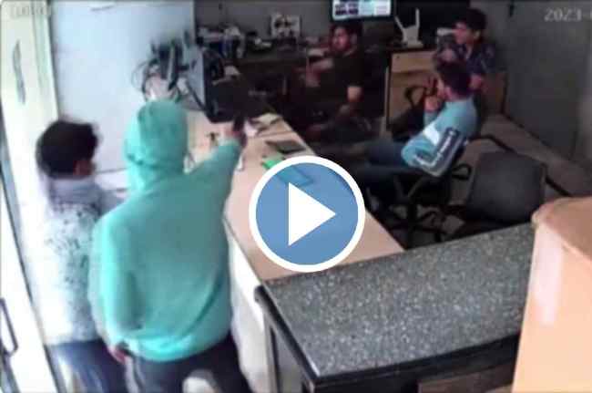 delhi firing, open fire in delhi, firing in cable office, delhi chanchal park, chanchal park delhi