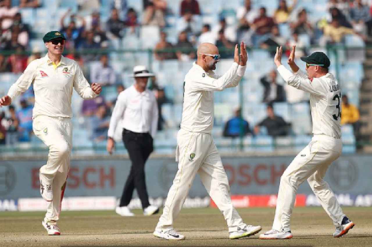 ind vs aus 2nd test live India four wickets fell