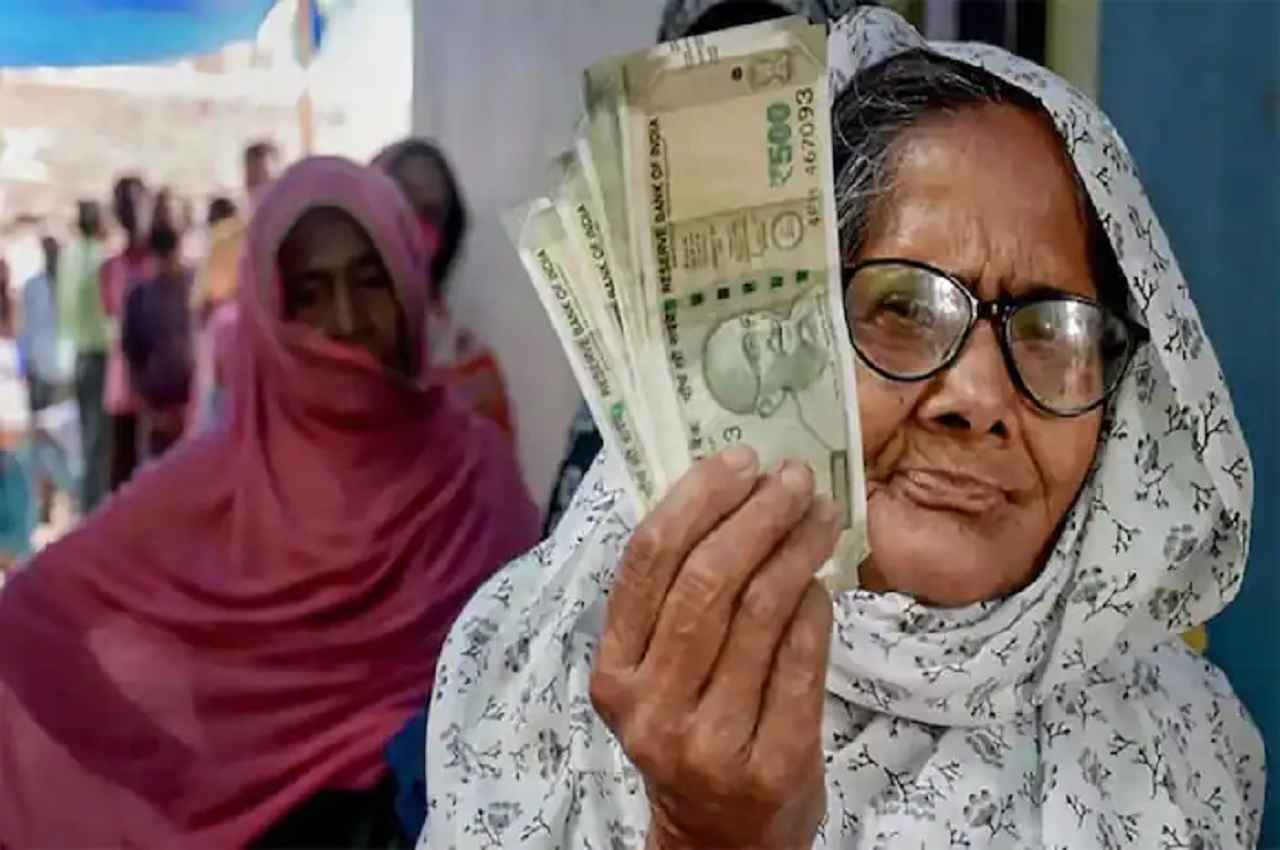 Senior Citizens FD rates: वरिष्ठ नागरिकों की बल्ले-बल्ले! तीन साल की एफडी पर ये निजी बैंक दे रहे हैं 8.35% तक ब्याज