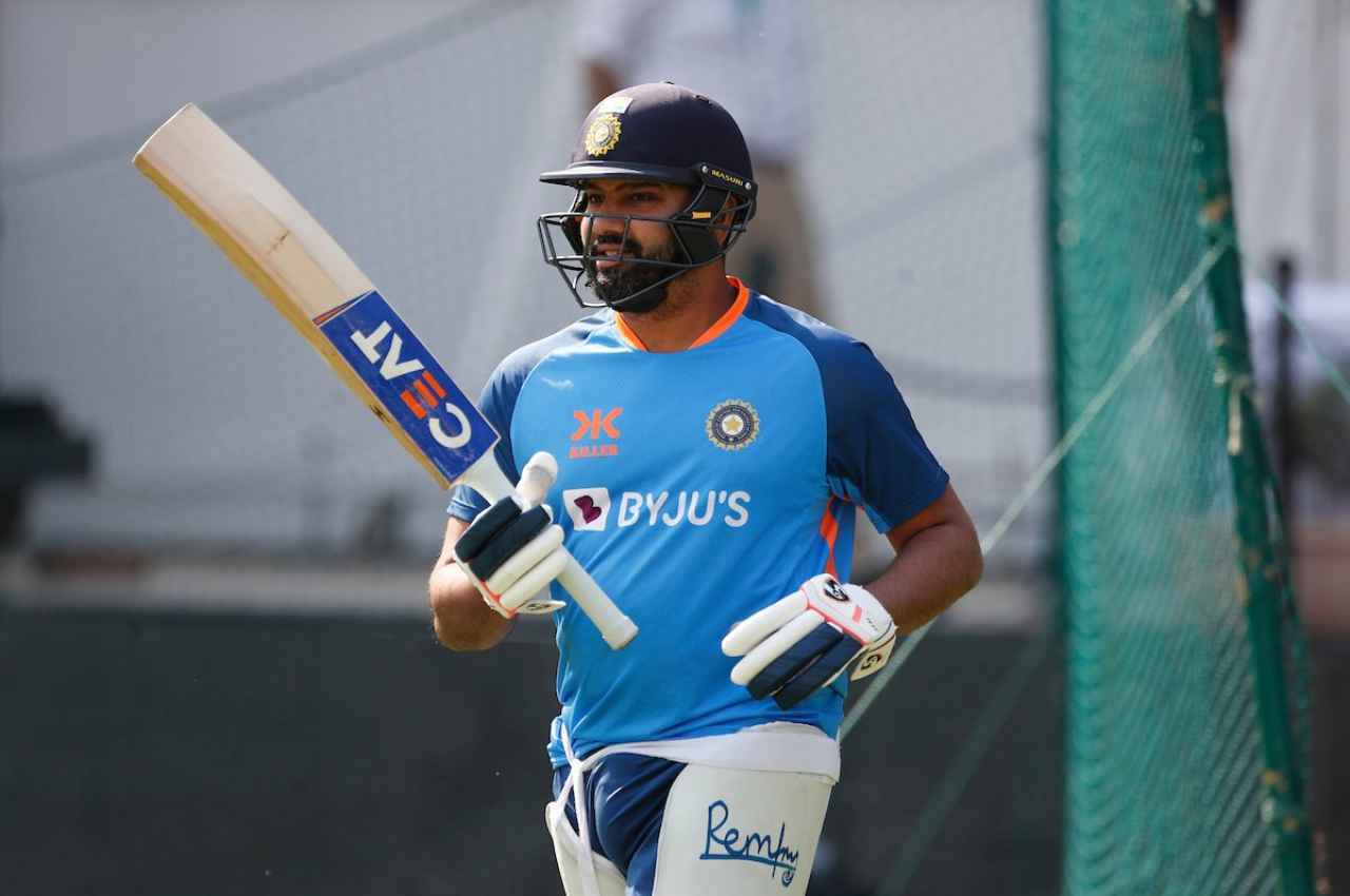 rohit sharma needs 45 runs to complete 17000 runs in international cricket