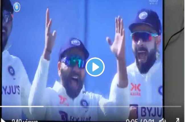 rohit sharma rahul dravid gave a happy reaction