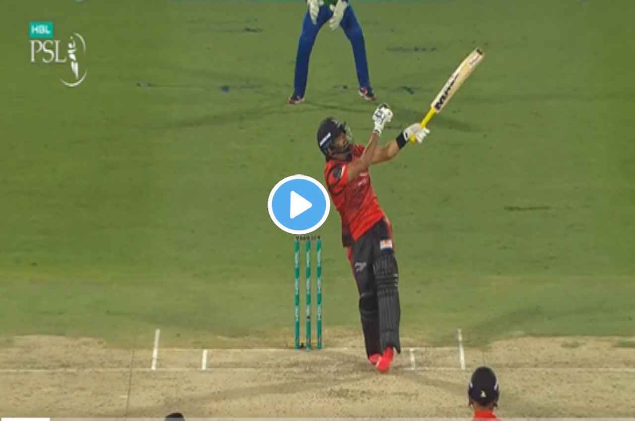 sikandar raza hit a huge six with one hand