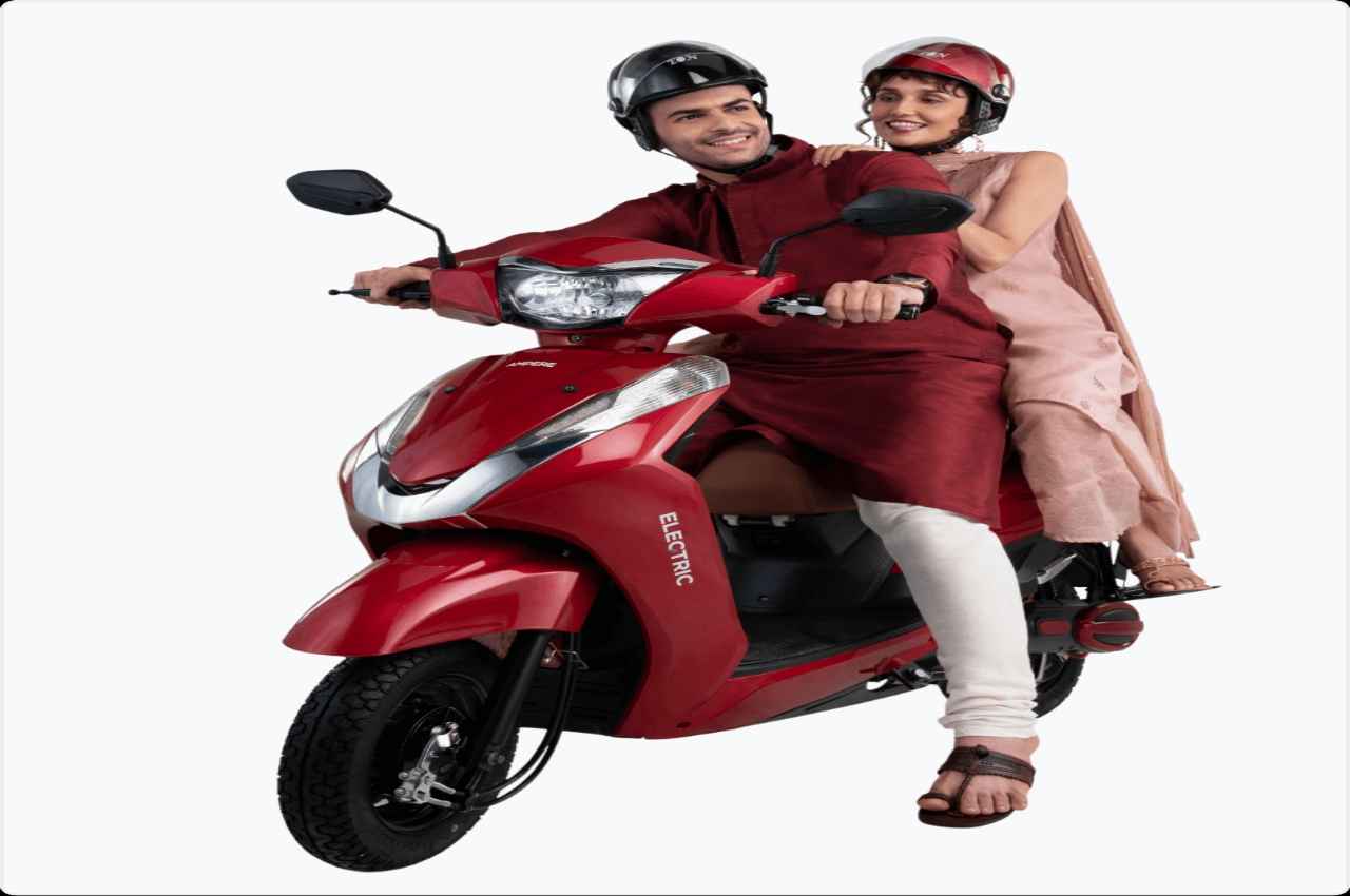 तगड़ी स्पीड और झन्नाटेदार फीचर्स, इस फैमिली EV Scooter के आगे सब फेल, लोग बोले, 'क्या लिखूं तेरी तारीफ'