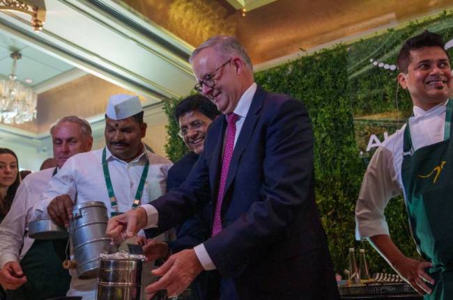 Mumbai, Australian PM Anthony Albanese, Mumbai's dabbawalas, Dabbawala Video, Dabbawala Service In Mumbai, Mumbai News, Maharashtra