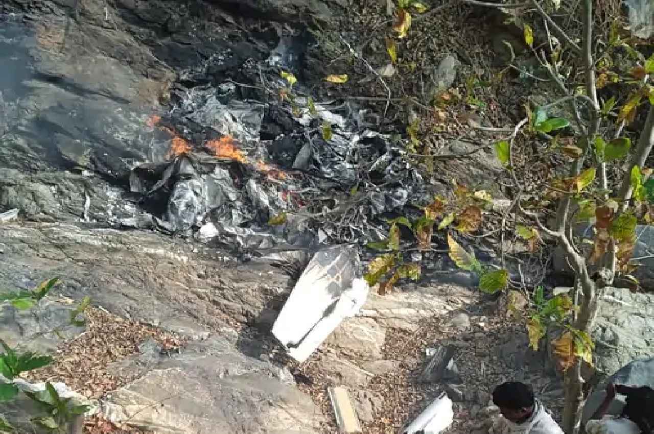 MP के बालाघाट में चार्टर प्लेन क्रैश, दो ट्रेनी पायलट की हुई मौत