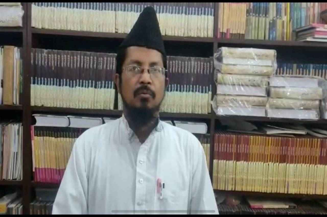 मुस्लिम धर्मगुरु का फतवा; कहा- लड़कों में हेयर ट्रांसप्लांट और लड़कियों में आईब्रो सेट कराना हराम