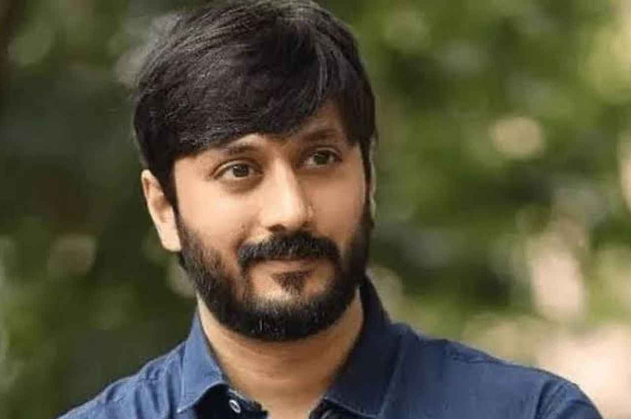 Bengaluru: 'झूठा है हिंदुत्व...' ये ट्वीट कर बुरे फंसे कन्नड़ एक्टर चेतन कुमार, पुलिस ने किया गिरफ्तार