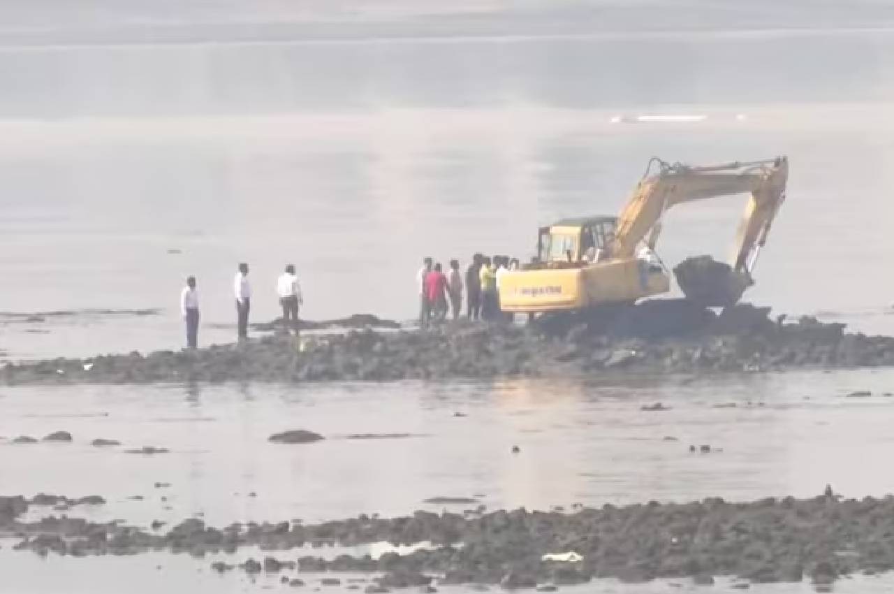 Dargah Demolished, Mahim beach, Maharashtra news, mumbai news