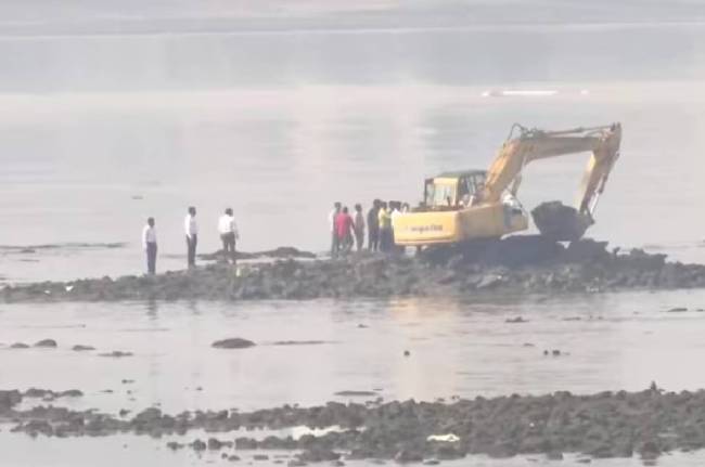 Dargah Demolished Dargah Demolished, Mahim beach, Maharashtra news, mumbai news