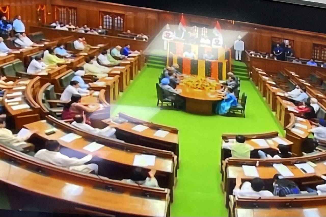 Delhi Budget Session: दिल्ली बजट सत्र का हंगामेदार आगाज, LG के भाषण से पहले AAP-BJP विधायकों का हंगामा