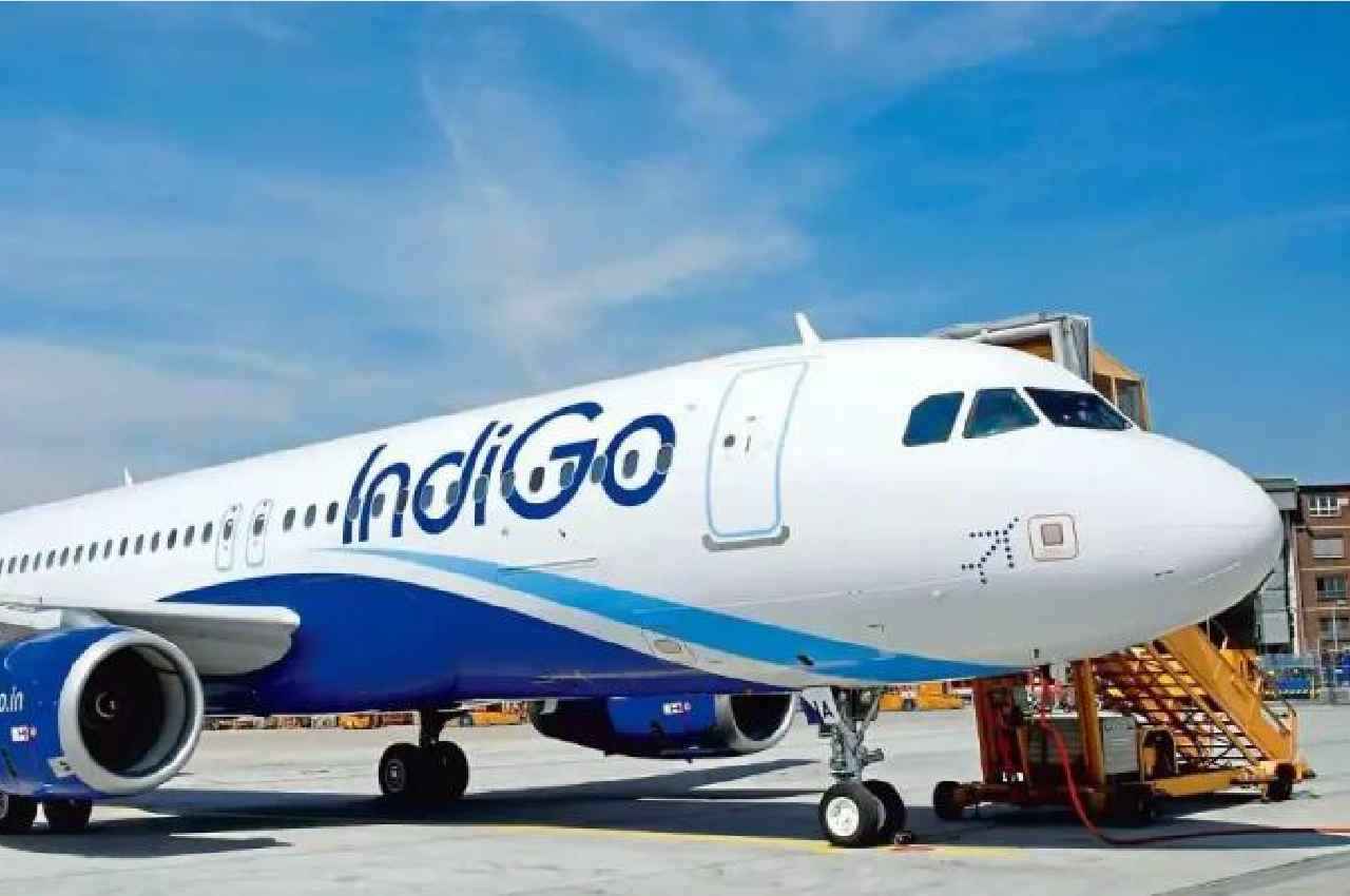 Delhi Doha IndiGo Flight: दिल्ली से दुबई जा रही इंडिगो फ्लाइट की कराची में इमरजेंसी लैंडिंग, जानें क्या था कारण