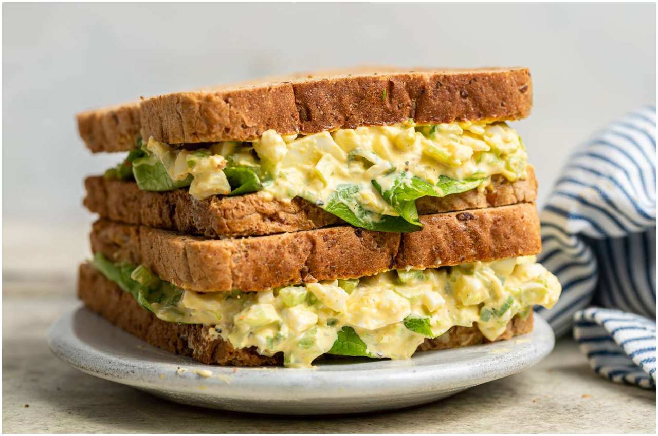 boiled egg mayonise sandwich, boiled egg sandwich, how to make boiled egg mayonise sandwich