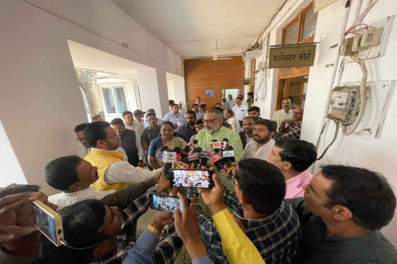 छिंदवाड़ा पहुंचे गिरिराज सिंह ने राहुल गांधी पर साधा निशाना, बोले- विदेश में जाकर देश का कर रहे अपमान
