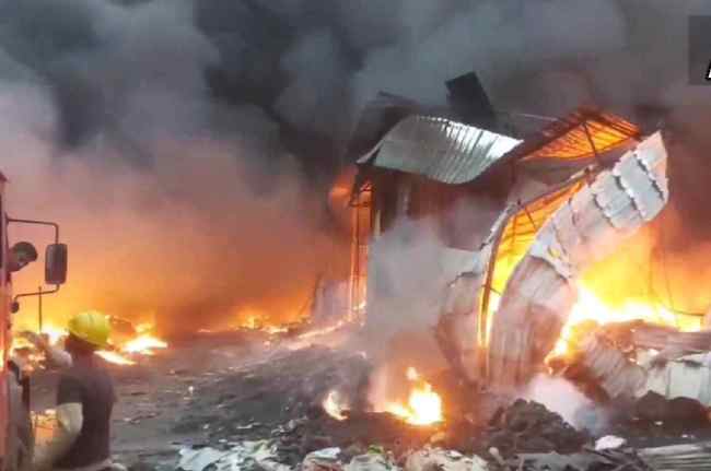 Gujarat Valsad Fire Gujarat Valsad Fire, Gujarat news, Fire in Valsad, fire in scrap godowns, Valsad news, Vapi news