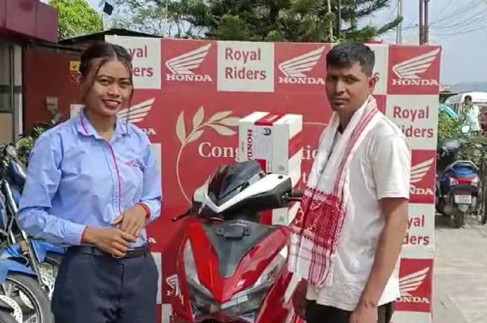 Guwahati News, Md Saidul Hoque, Assam man, purchased scooter with coins