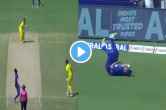 Hardik Pandya dismisses Travis Head Kuldeep Yadav caught great catch