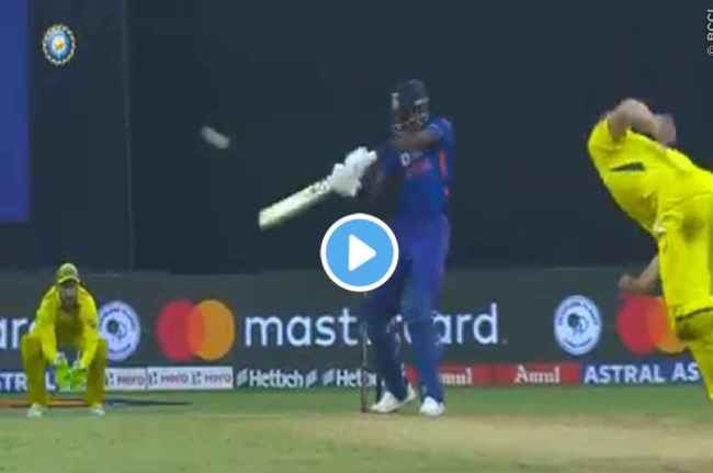 Hardik Pandya hit tremendous six Hardik Pandya hit tremendous six