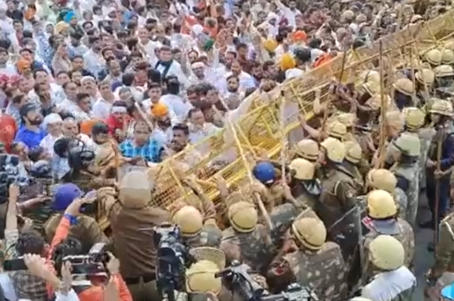 Haryana, E-Tendering, Haryana Cm Manohar Lal Khattar, Haryana Sarpanch, Lathicharge On Sarpanch, Protest In Haryana, Haryana Hindi News