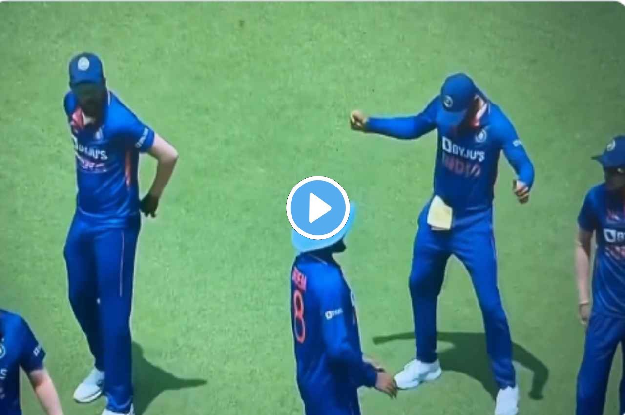 IND vs AUS 3rd ODI Virat Kohli Lungi Dance