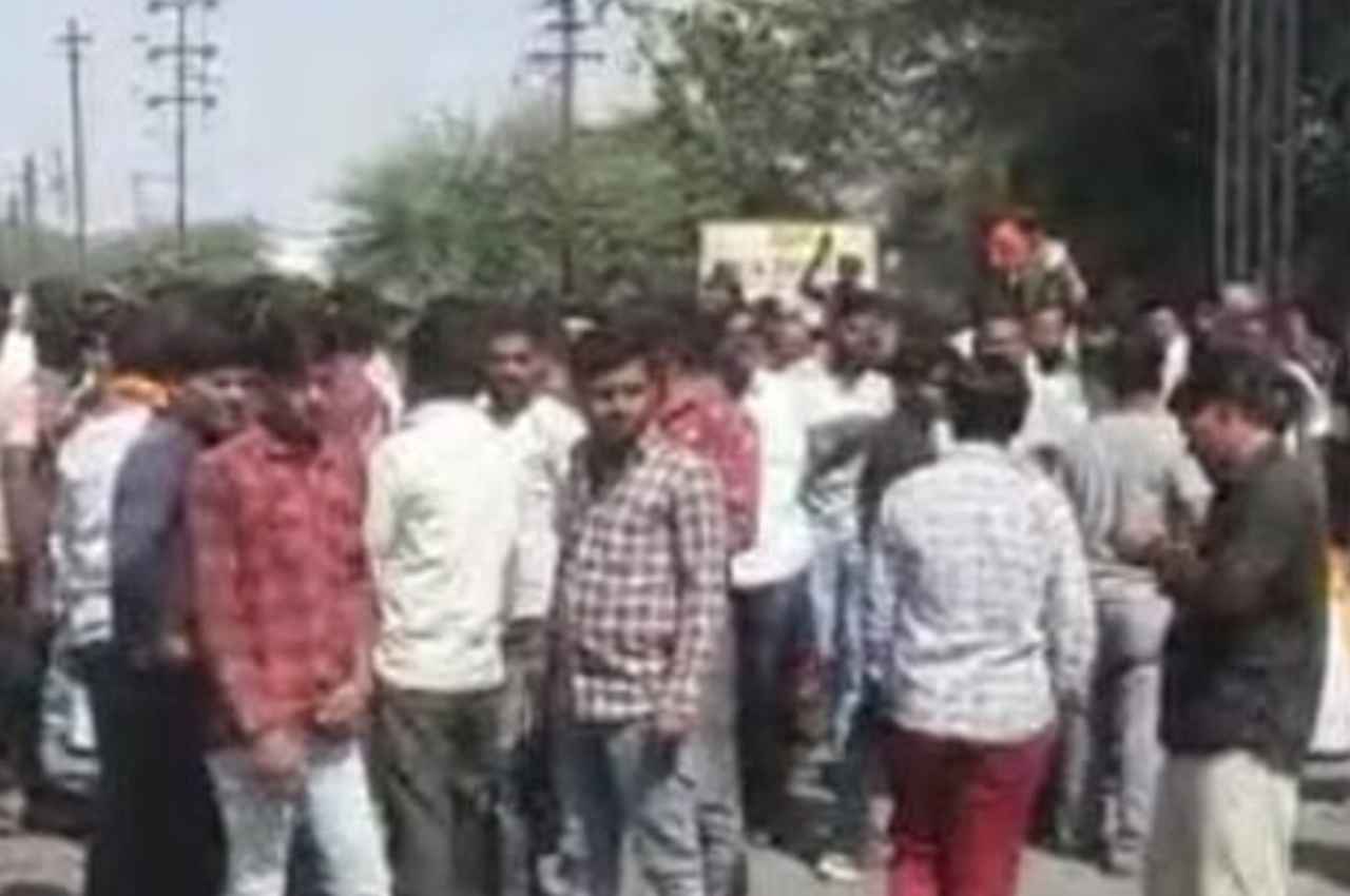 Indore: गेहूं की कम कीमत मिलने से किसान नाराज, लक्ष्मीबाई नगर अनाज मंडी में किसानों का हंगामा