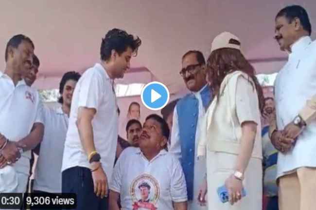Jyotiraditya Scindia Pradyuman Singh Tomar Jyotiraditya Scindia Pradyuman Singh Tomar