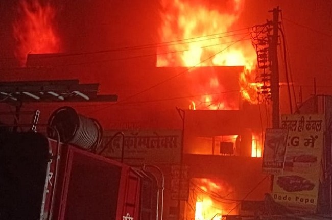 Kanpur Fire Kanpur, Bansmandi, Bansmandi fire, Kanpur news, up news