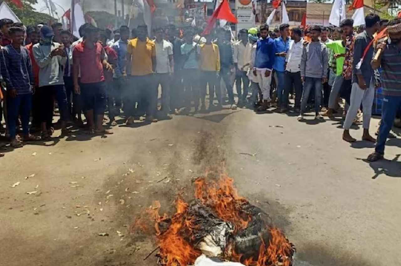 Karnataka Banjara Protest: कर्नाटक में आरक्षण पर बवाल, सड़कों पर उतरे बंजारा और भोवी समाज के लोग