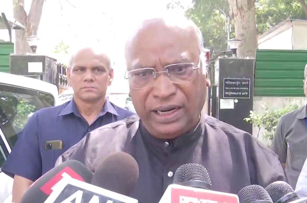 Mallikarjun Kharge, new Parliament building, new Parliament building inauguration, Narendra Modi, Droupadi Murmu, Ram Nath Kovind, Lok Sabha, Rajya Sabha, PM Modi Parliament inauguration, new Parliament of India, new Parliament inauguration, Central Vista Project