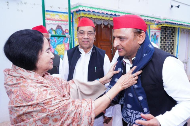 Kolkata News, Akhilesh Yadav, Samajwadi Party, Shivpal Yadav, Mamta Banerjee, West Bengal, Loksabha Election 2024