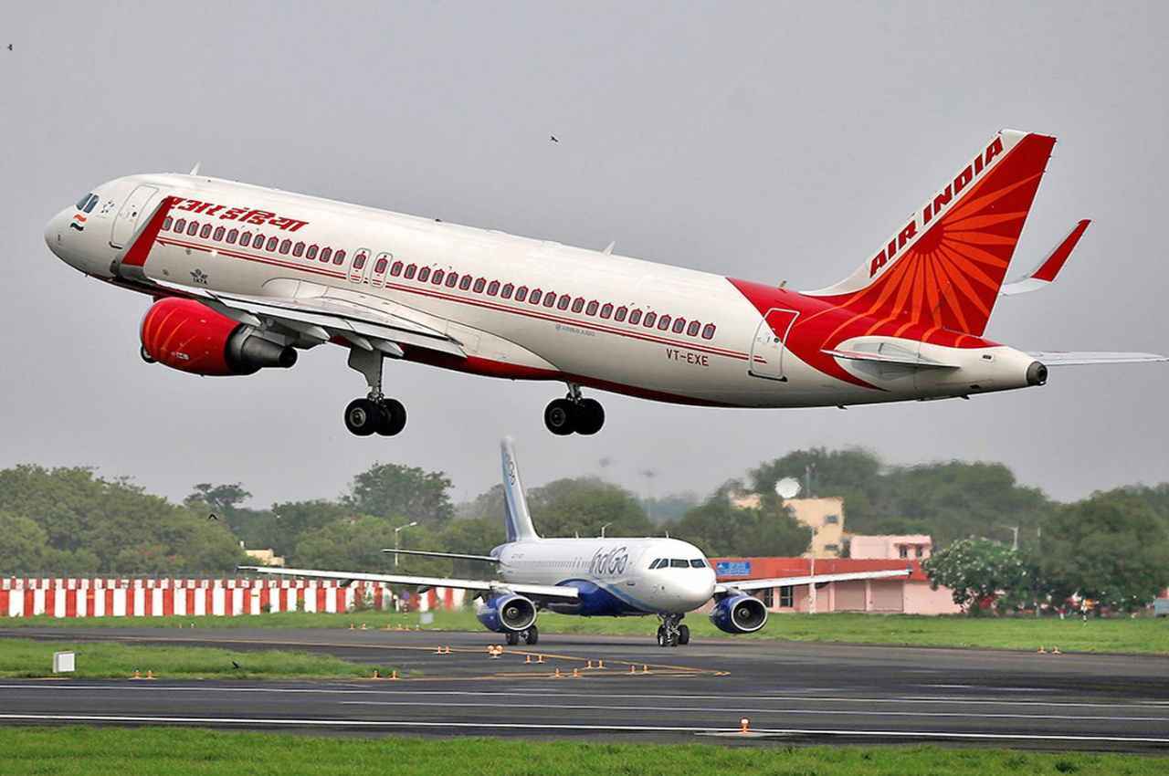 Mumbai News: एयर इंडिया की फ्लाइट में एनआरआई ने किया धूम्रपान, क्रू मेंबर की शिकायत पर आरोपी गिरफ्तार