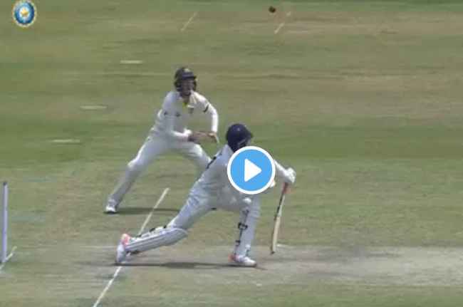 Nathan Lyon dismissed Srikar Bharat