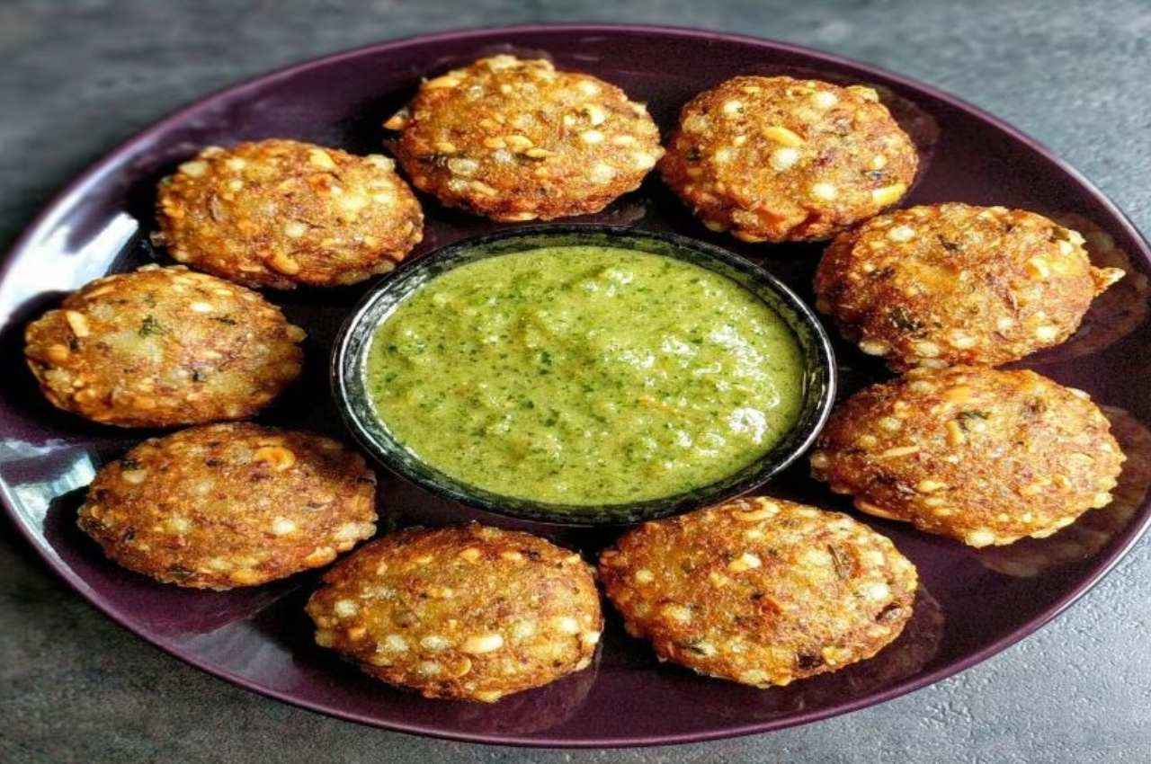 Navratri Vrat में बनाएं कुरकुरा साबूदाना वड़ा, जानें आसान रेसिपी