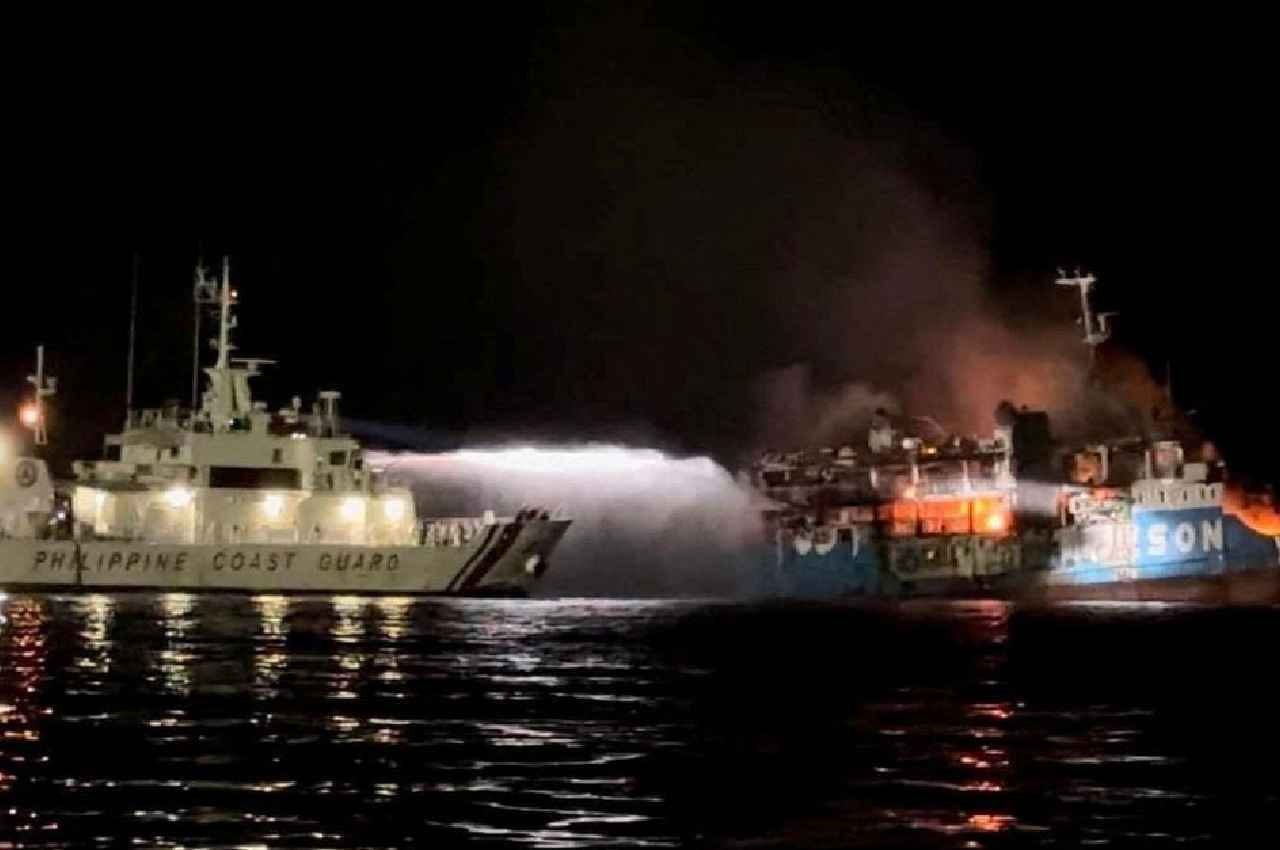 Philippines Ferry Fire: फिलीपींस में बड़ा हादसा, नाव में आग लगने से 31 लोगों की झुलसकर मौत