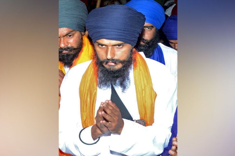 Punjab News: Fugitive Amritpal Singhs uncle and driver surrendered, secretly reached police station