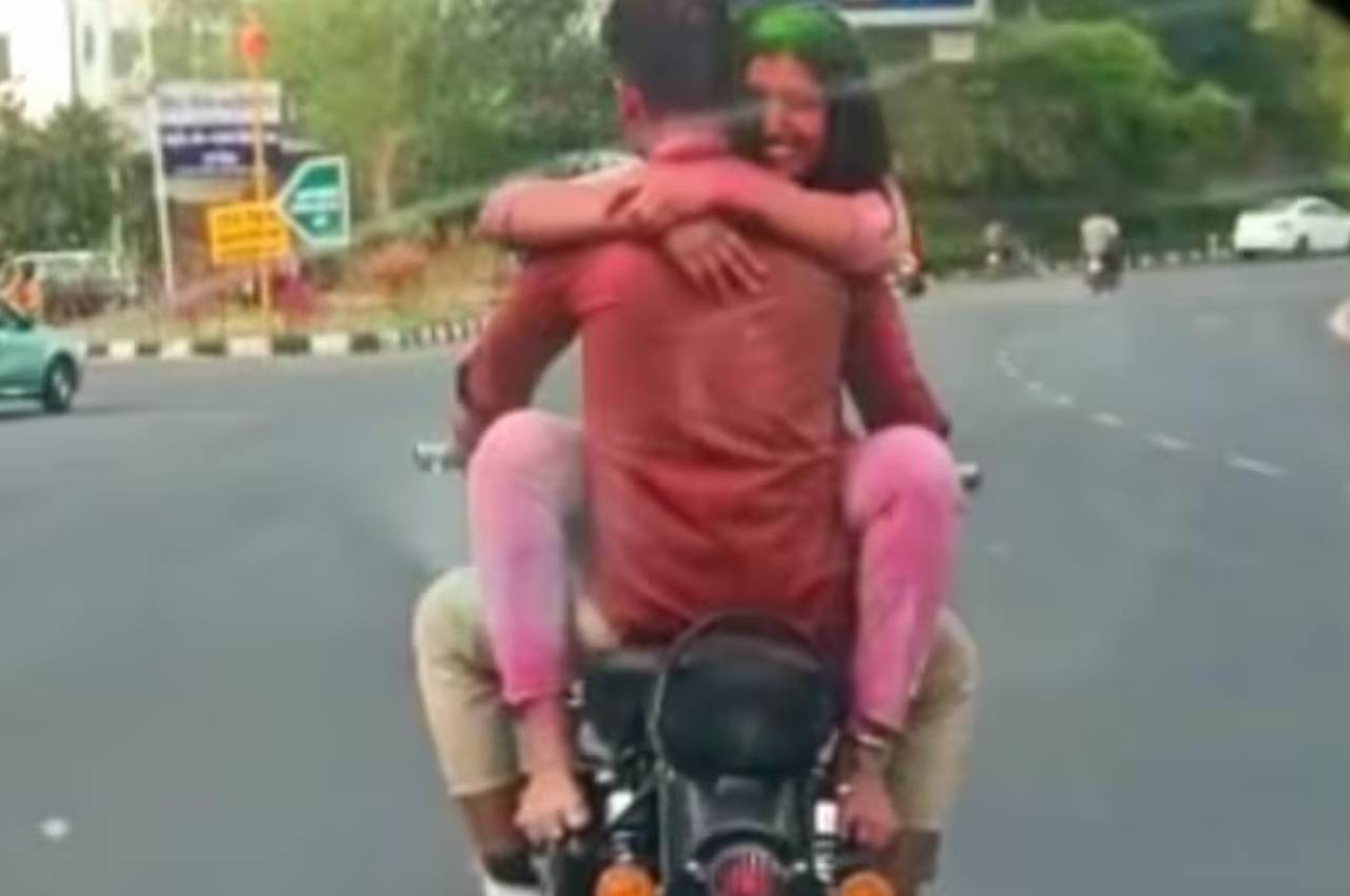 Rajasthan, Rajasthan News, Romance On Bullet, Jaipur Police, Jaipur Viral Video