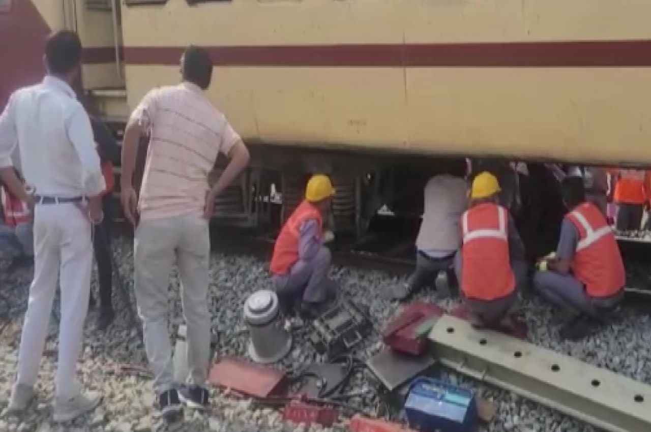 Rajasthan Train Accident: अजमेर में ट्रेन पर भारी पड़ा सांड, टक्कर के बाद अरावली एक्सप्रेस डिरेल