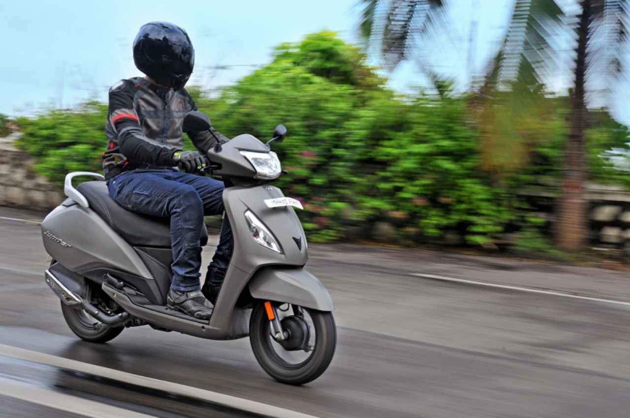 TVS के लिए Lucky साबित हुए ये स्कूटर, बिक्री में बनाया रिकॉर्ड