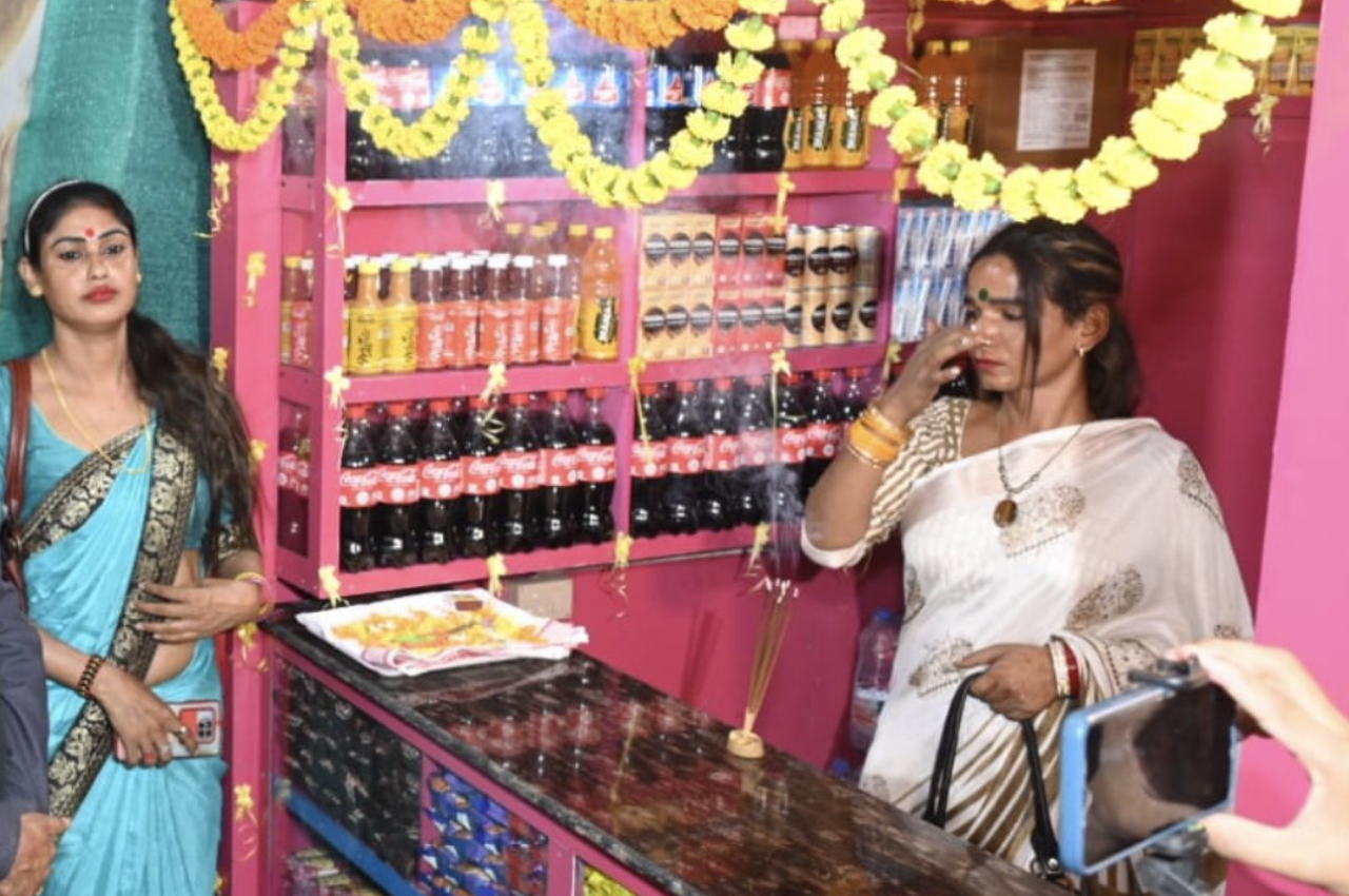 Trans Tea Stall: ये है रेलवे प्लेटफार्म पर देश का पहला ट्रांस टी स्टॉल, रेल मंत्री ने शेयर की फोटो