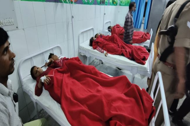 UP News: 20 children ill after eating bhandara's khichdi in Baghpat of Uttar Pradesh