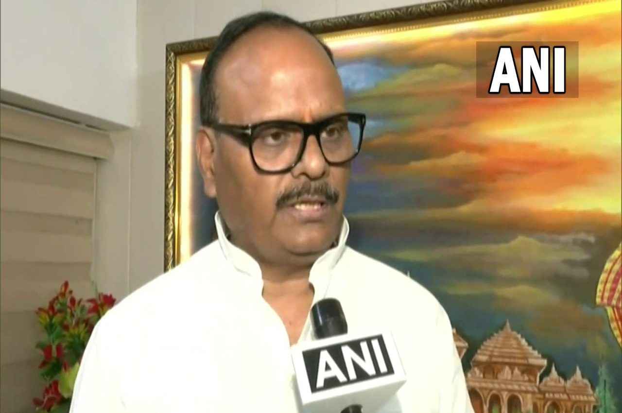 Umesh Pal Murder Case: यूपी में ताबड़तोड़ एनकाउंटर पर बोले डिप्टी सीएम, किसी भी अपराधी को बख्शा नहीं जाएगा