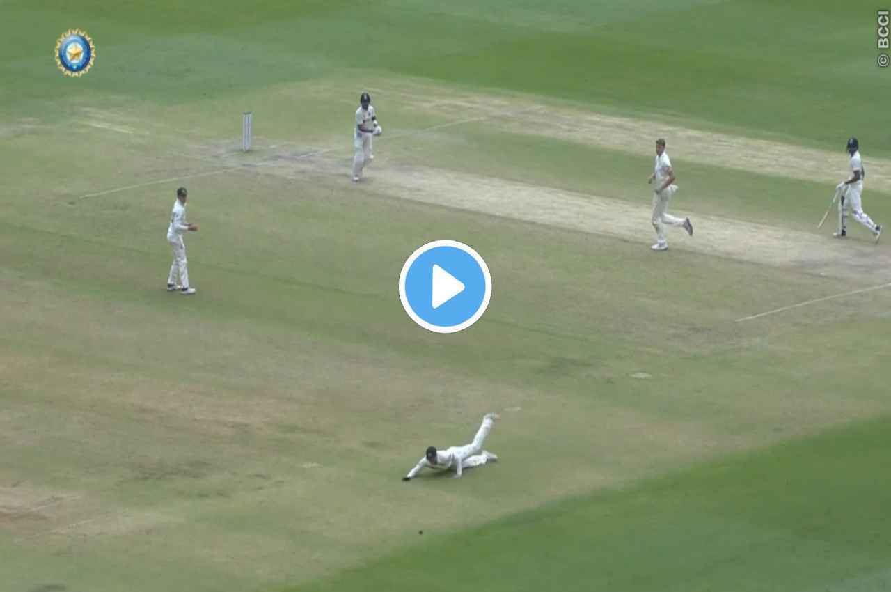 IND vs AUS: विराट कोहली में कूट-कूटकर भरी है टाइमिंग, चार खिलाड़ियों के बीच से गेंद को निकाला, देखें Video