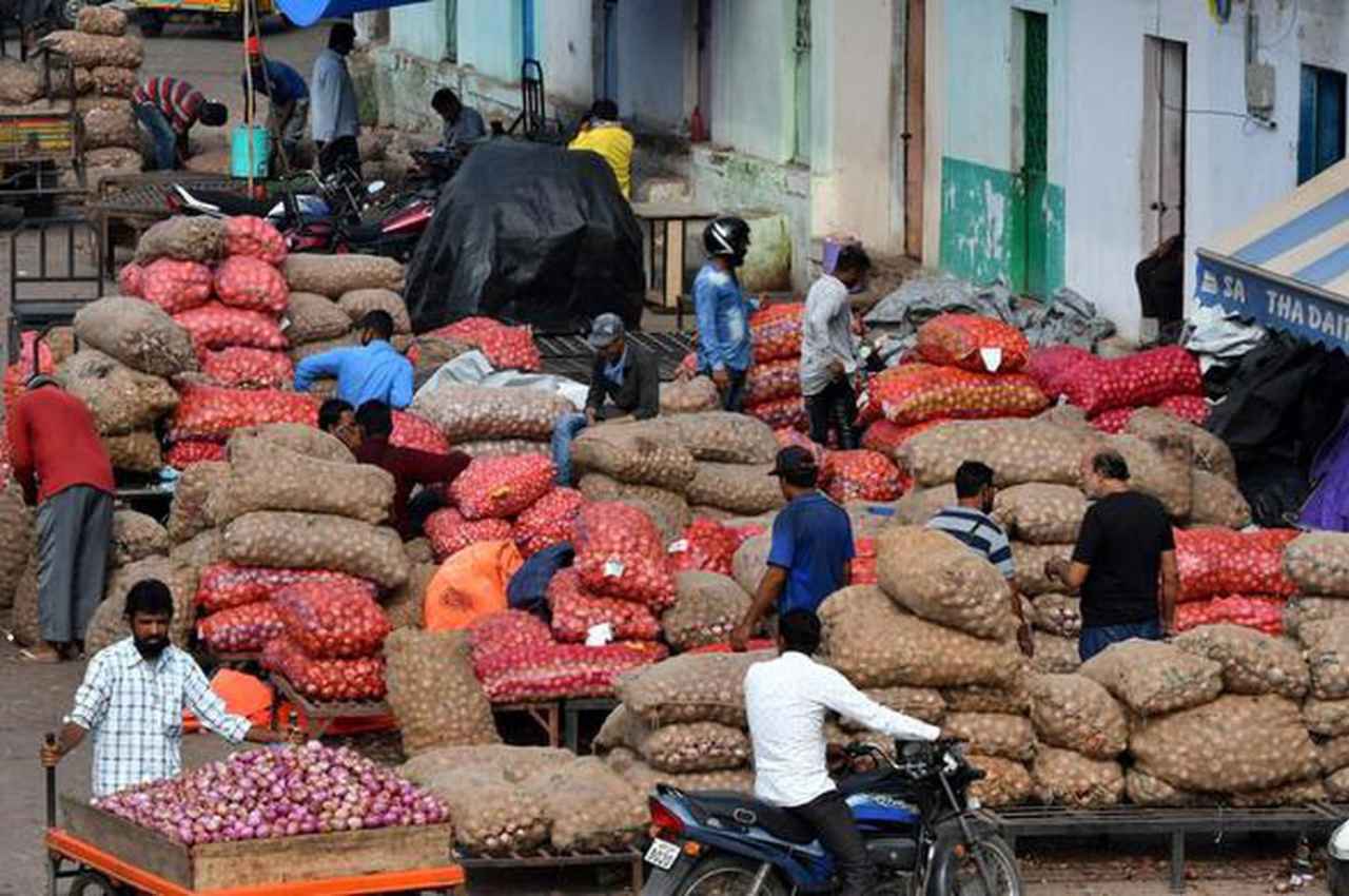 Wholesale Inflation: थोक महंगाई दर में बड़ी गिरावट, फरवरी में 3.85 फीसदी रहा, 25 महीने के निचले स्तर पर