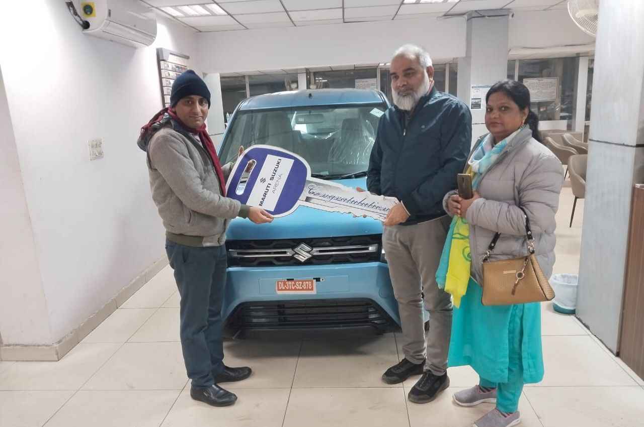 अपना भाड़ा ने ड्राइवर के बच्चों को उच्च शिक्षा प्राप्त करने के लिए छात्रवृत्ति कार्यक्रम की घोषणा कर होली मनाई