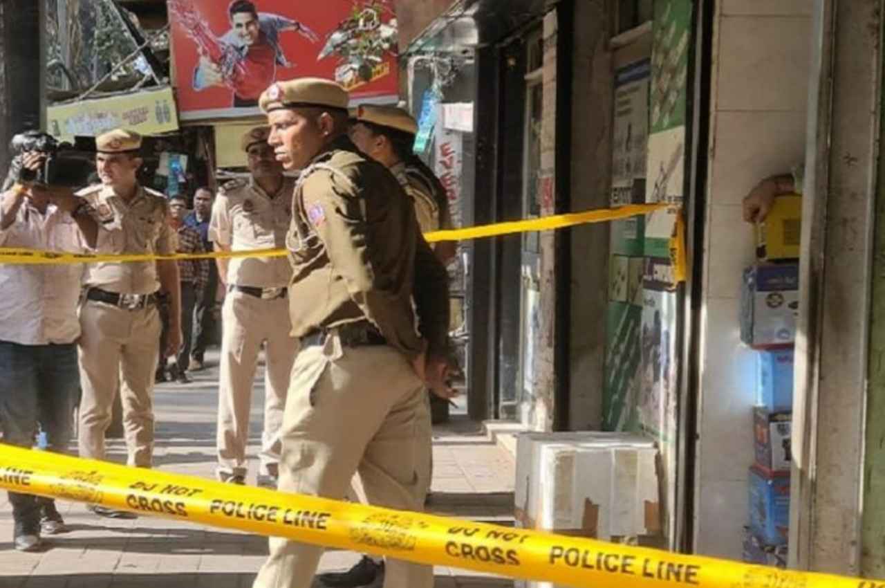 दिल्ली: रेड लाइट एरिया जीबी रोड में चली गोली, दो लोग घायल