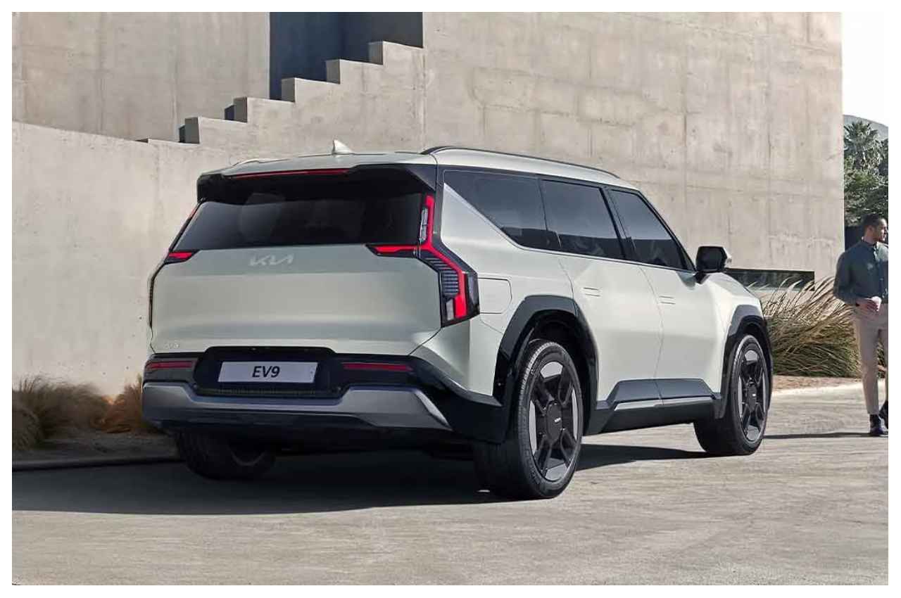 Kia ने शोकेस की अपनी EV9, अप्रैल में होगी पेश, जानें कीमत