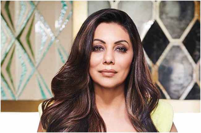 gauri khan shared family photo
