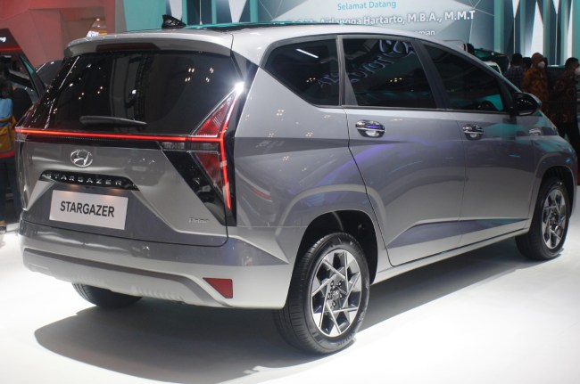 hyundai stargazer, hyundai cars, suv cars, mpv cars, petrol cars, car under 20 lakhs