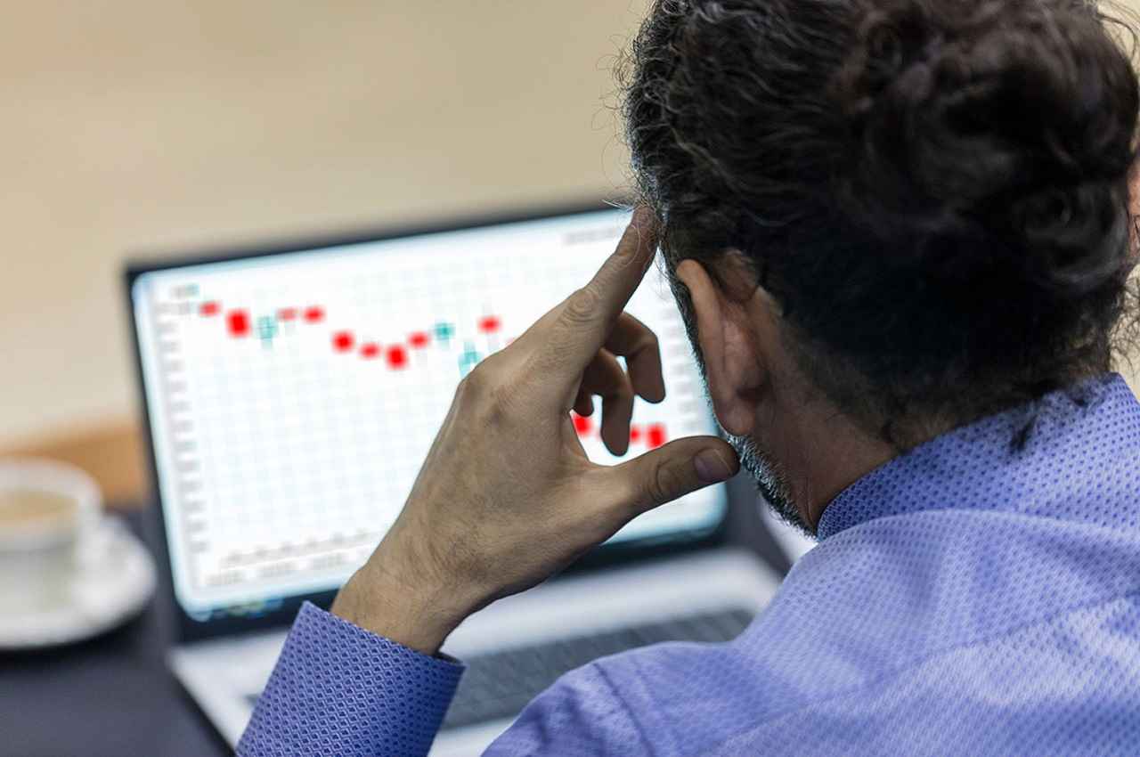 Silicon Valley Bank Impact: अमेरिका के दिवालिया हुए बैंक में इस भारतीय कंपनी के भी थे करोड़ों रुपये, शेयरों में आई 7% की गिरावट