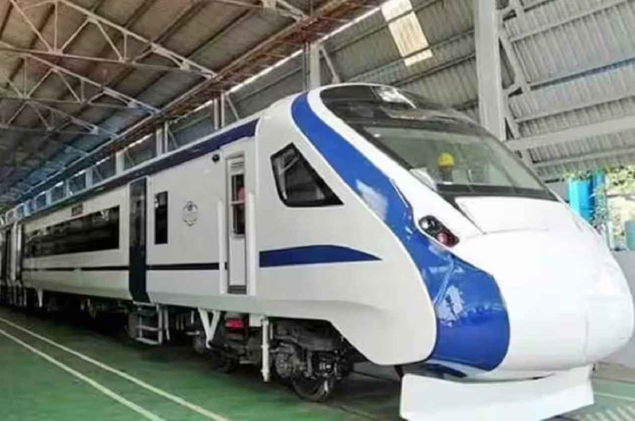 Mumbai-Goa के बीच वंदे भारत एक्सप्रेस ट्रेन जल्द होगी शुरू, आज से ट्रायल चालू